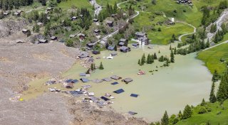 Wasserstau: Nach Gletscherabbruch spitzt sich die Lage zu