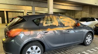 Farbattacke auf Autos und Tiefgarage: Vandalen richten hohen Schaden am Wez in Hausberge an