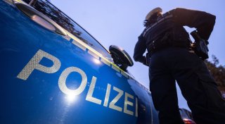 Gütersloher (15) randaliert in Polizeiauto - Eltern eskalieren vor Wache