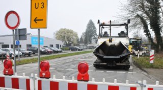 Streit um desolate Hauptstraße im Kreis Gütersloh: Stadt will Anwalt hinzuziehen