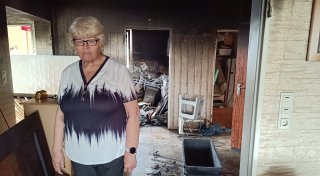 Bei Küchenbrand alles verloren: Großzügige Spende macht 77-jährige Bünderin sprachlos