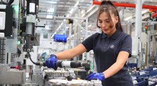 IHK warnt: Ostwestfalens Industrie plant Stellenabbau
