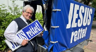 Bekannter Gütersloher Anhänger plötzlich in Flammen: Jetzt äußert sich der Besitzer
