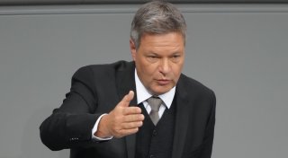 Habeck für deutliche Steigerung von Verteidigungsausgaben