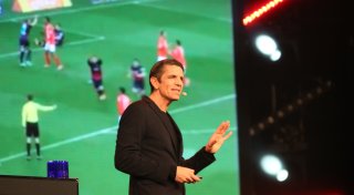 Fußball-Schiedsrichter Deniz Aytekin spricht in Bad Oeynhausen über einen entscheidenden Wendepunkt