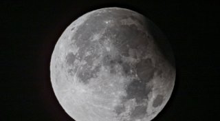 Mond bot doppeltes Schauspiel