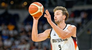 Schröder zurück: Basketballer gewinnen auch zweiten EM-Test