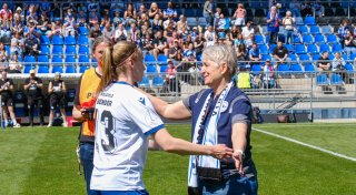 Bewegender Abschied für Arminia Bielefelds Routinierin Grit Bender