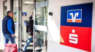 Das gab es noch nie: Sparkasse und Volksbank teilen sich eine Filiale in Bielefeld