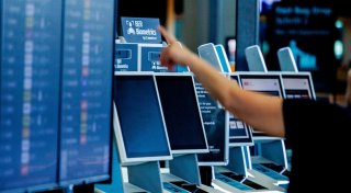 Cyberangriff: Weiter Wartezeiten am Berliner Flughafen
