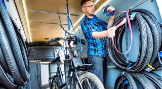 Die rollende Fahrradwerkstatt: Bielefelder Mechaniker repariert beim Kunden