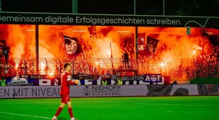 Paderborns Fans zündeln, Münsters Trainer schwärmt über ein begeisterndes Spiel
