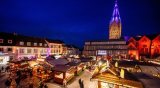 WDR-Moderatoren moderieren 107 Stunden auf Paderborner Weihnachtsmarkt