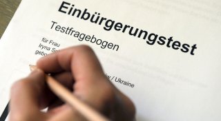 Polizei ermittelt in mehreren Städten zu Sprachtest-Betrug