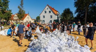 Hochwasserwelle bewegt sich in Polen flussabwärts