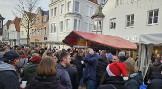 Die große Party vor dem Fest: „Heilig-Mittag-Treff“ Lübbecke mit hunderten Besuchern