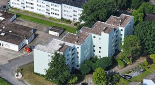 Kellerinhalt entsorgt: Mieterin in Bünder Wohnblock zeigt Hausverwaltung an