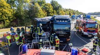 Schwerer Lkw-Unfall auf A2 bei Porta Westfalica sorgt für Rekord-Stau