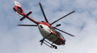 Auto fährt in Fußgänger - vier Verletzte