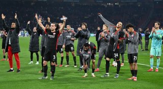 Toppmöller bremst Eintracht-Euphorie nach Sieg in Amsterdam