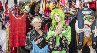 Karneval in Bielefeld: Ungewöhnlicher Trend überrascht Kostümverleiherin