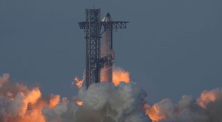 Riesen-Rakete Starship absolviert zehnten Testflug