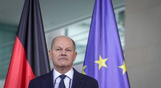 Europa und Trump: Ausgestreckte Hand und geballte Faust