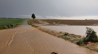 Unwetter: viele Notrufe, Verletzte durch Hagel