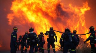 Drei Brandherde auf Chios vereinen sich zu großem Feuer