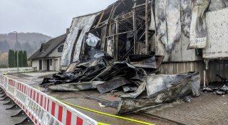 Brandruine in Bad Driburg: Betreten wäre lebensgefährlich