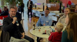 Dem Tod knapp entkommen: Überlebende treffen ihre Retter in Gütersloh