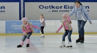 Eislaufen in OWL: Wo es in der Nähe Eisbahnen und Eisstockschießen gibt