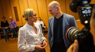 Im Livestream: Bielefelder Stichwahl-Duell zwischen Christiana Bauer und Ingo Nürnberger