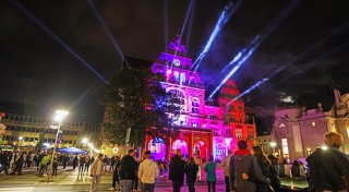 Spektakuläre Laser-Shows im Programm: Das bieten die Bielefelder Nachtansichten
