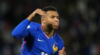 Frankreich fährt dank Mbappé zur WM - Ronaldo sieht Rot