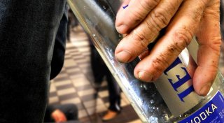 Mann aus Kirchlengern droht Tankstellenmitarbeiterin, ihr die Kehle durchzuschneiden