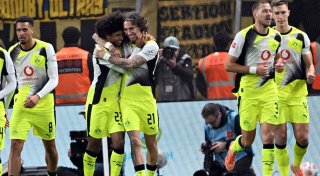 Anselmino und Adeyemi treffen: BVB überholt Leverkusen