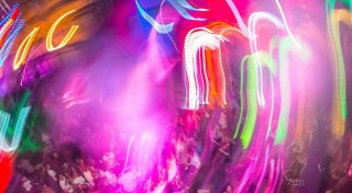 Mit diesen Gagdets sollen sich Frauen im Kreis Höxter vor K.o.-Tropfen schützen