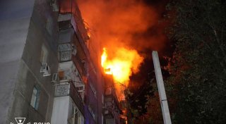 Selenskyj: Mehr als 300 Luftangriffe auf Ukraine