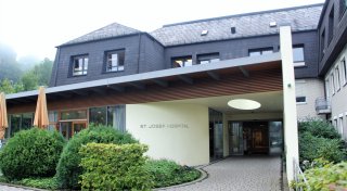 Bad Driburger muss in Psychiatrie: Er hört unter anderem die Stimme eines Ex-Bundeskanzlers