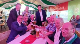 Und plötzlich mischt Philipp Amthor beim Dorffest in Bünde mit