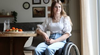 Vom Rollstuhl ans Lenkrad: Wie sich diese Mindenerin ihre Selbstständigkeit erkämpft