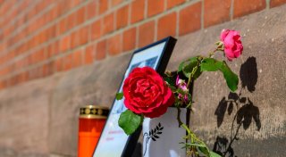 Große Anteilnahme nach Tod von 16-Jähriger am Bahnsteig