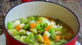 Erkältet: Hilft das Hausmittel Hühnersuppe wirklich?