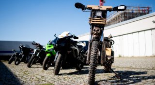 Polizei stellt Motorräder und Bargeld im Rockermilieu sicher