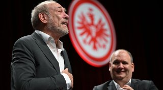 Prostatakrebs: Ex-Eintracht-Präsident Fischer operiert