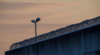 Gefängnis-Insasse soll Ehefrau bei Besuch getötet haben