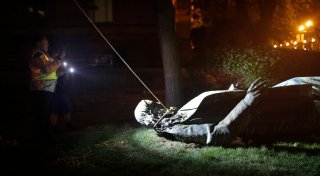 Trump-Regierung stellt umstrittene Statue wieder auf