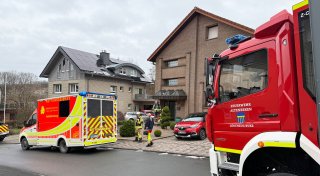 Feuerwehr kommt kranker Bewohnerin in Altenbeken durch Rauchmelderalarm zur Hilfe