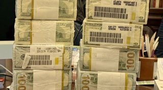 Bargeldberge, Geschäfte und Liebschaften auf Russisch